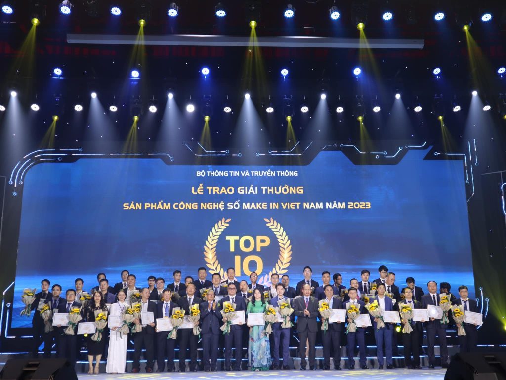 The Make In Vietnam Digital Technology Product Awards 2023 was organized by the Ministry of Information & Communications in Ha Long City