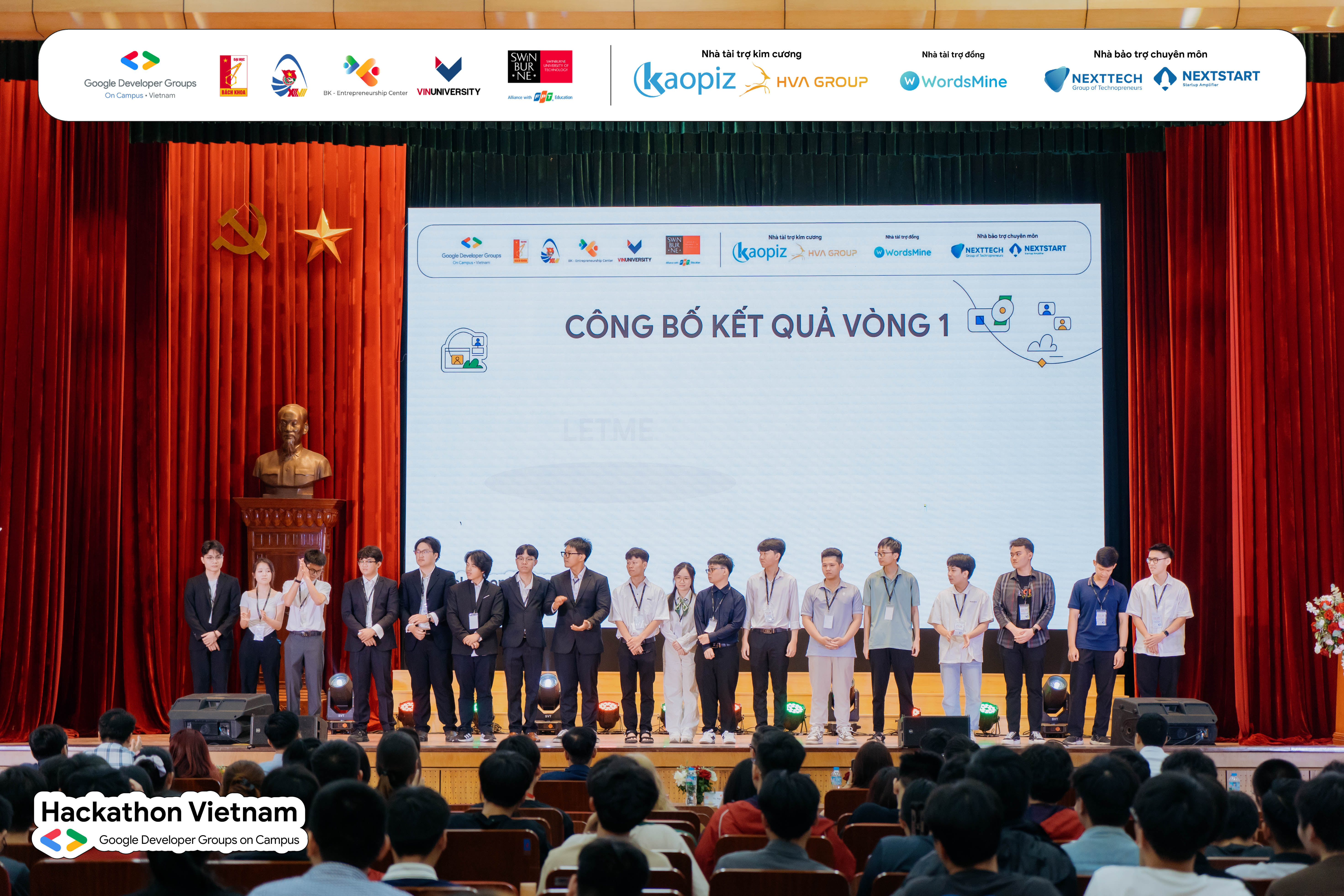 tudents presenting AI projects at GDGoC Hackathon Vietnam 2025
