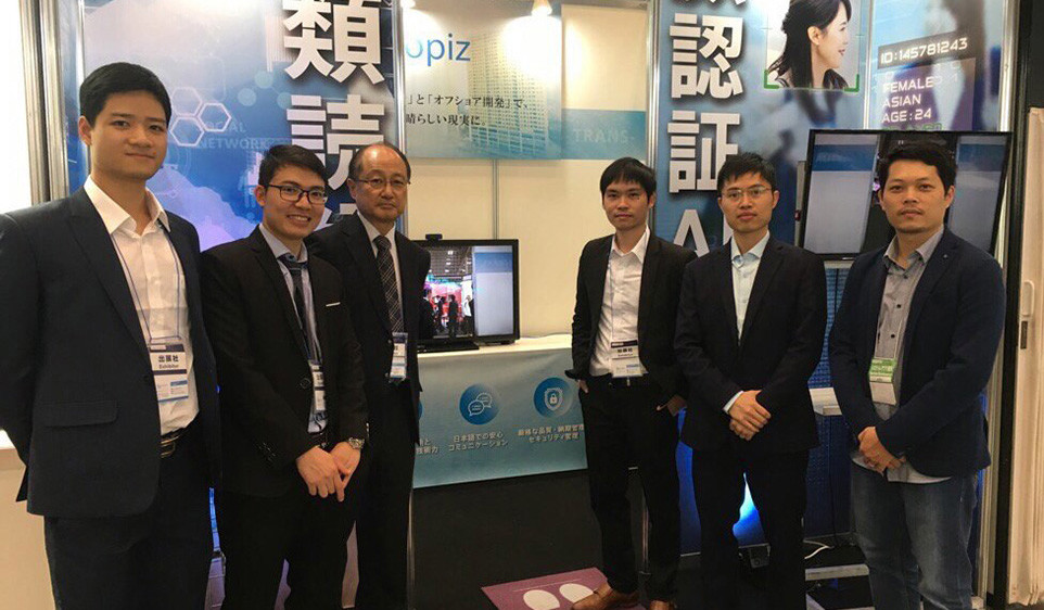 AI・業務自動化の展示会でのカオピーズJPチーム