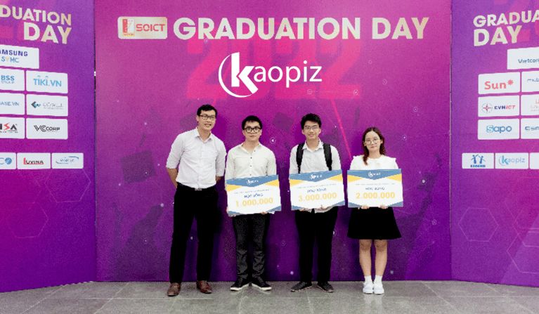 https://kaopiz.com/wp-content/uploads/2022/10/Kaopiz-supports-newbies-of-Hanoi-University-of-Science-and-Technology-1.png