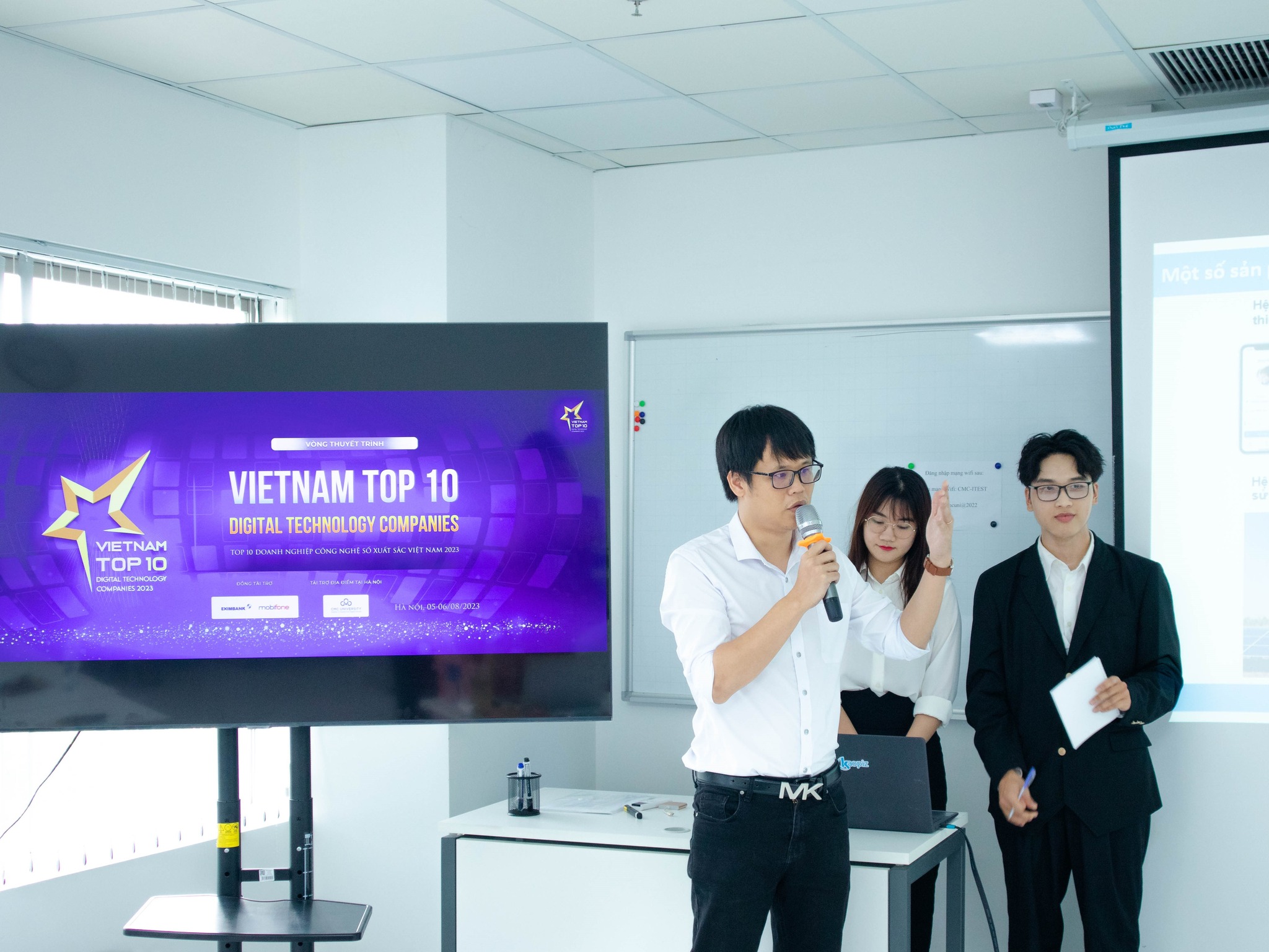 2023 年ベトナム トップ 10 ICT企業のプレゼンテーションラウンド