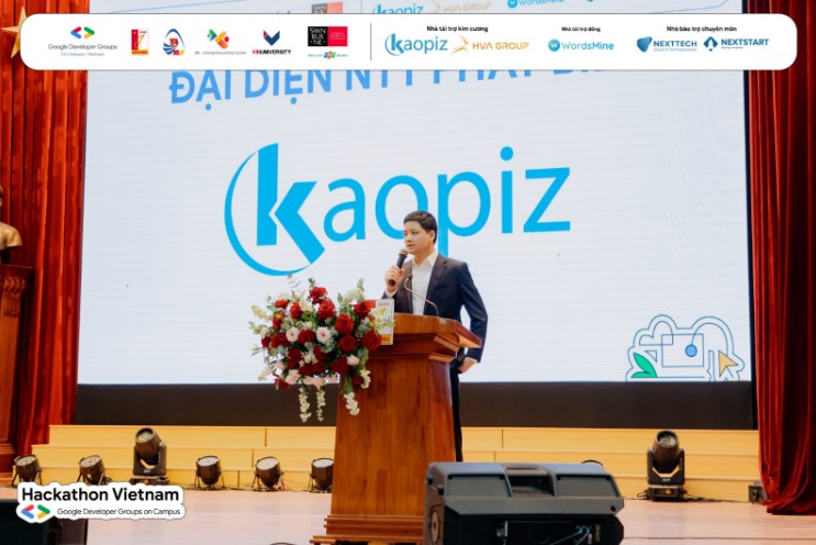 カオピーズ 共同創業者／Kaopiz Solutionsディレクター のレ・ハイ・バン がイベントで発表 