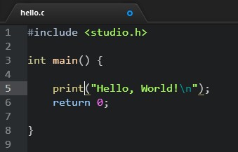 C言語の基本構文「Hello, World!」プログラムのソースコード画像